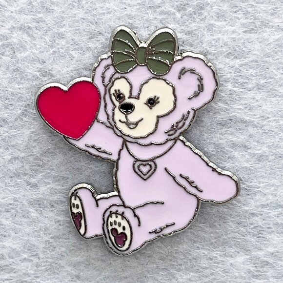 🔮‎ 5/$25 Disney Shellie May Bear Holding Heart Pin - Picture 1 of 2